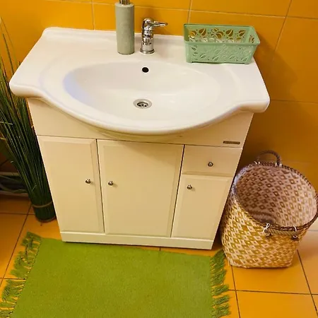Ela Centre Apartment *